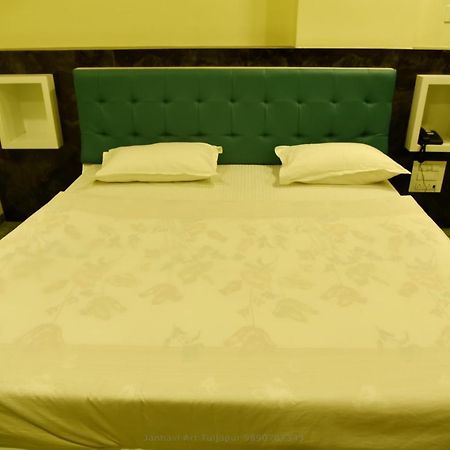 Pawan Executive Tuljapur Ngoại thất bức ảnh