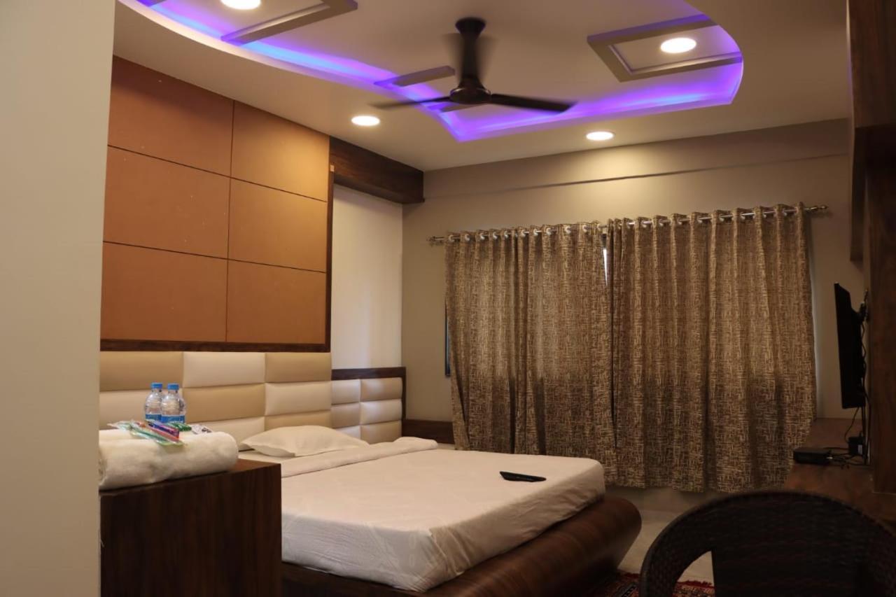 Pawan Executive Tuljapur Ngoại thất bức ảnh
