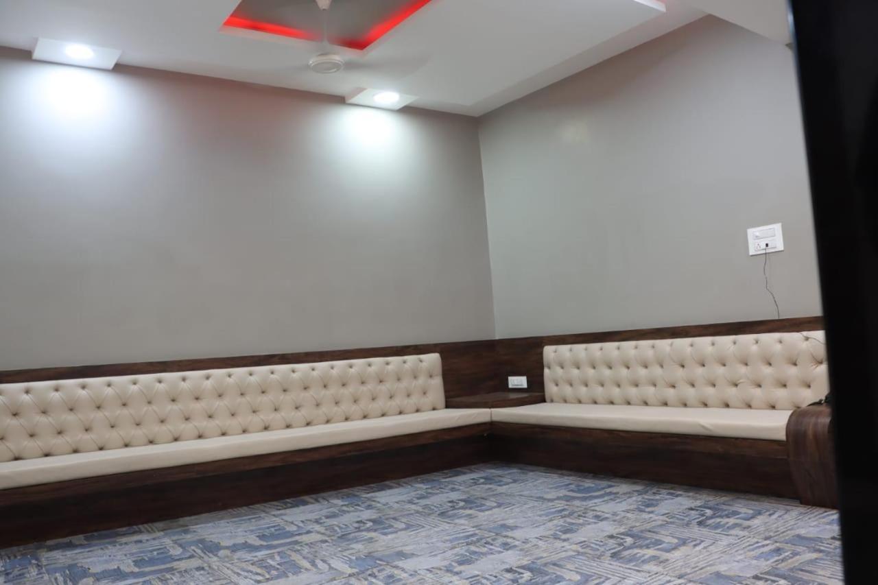 Pawan Executive Tuljapur Ngoại thất bức ảnh