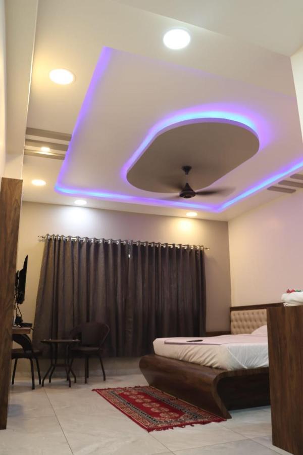 Pawan Executive Tuljapur Ngoại thất bức ảnh