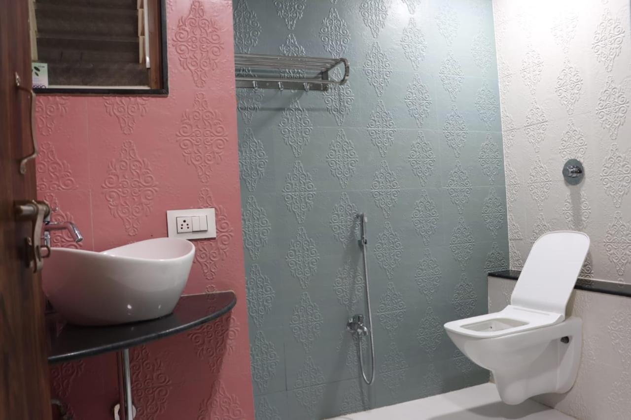 Pawan Executive Tuljapur Ngoại thất bức ảnh