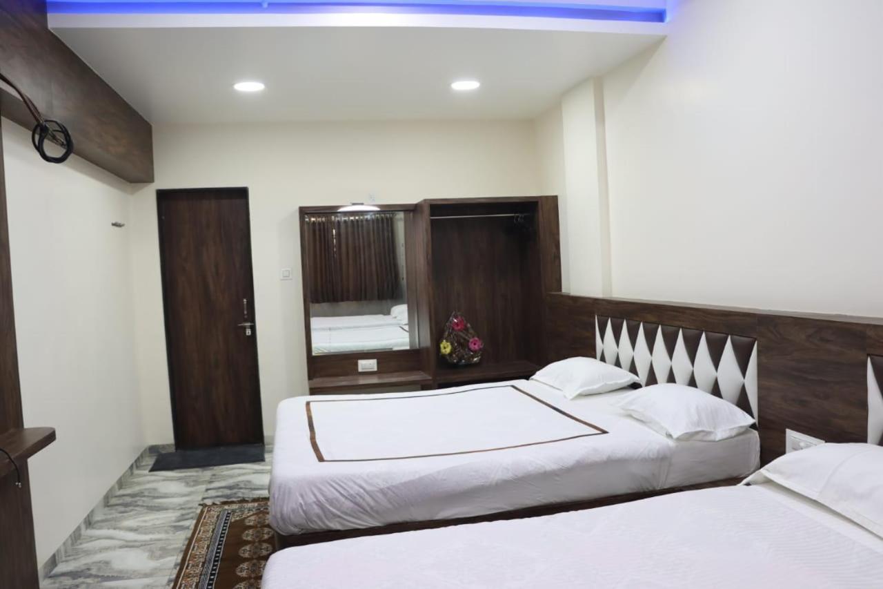 Pawan Executive Tuljapur Ngoại thất bức ảnh
