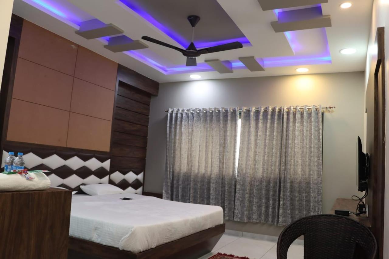 Pawan Executive Tuljapur Ngoại thất bức ảnh