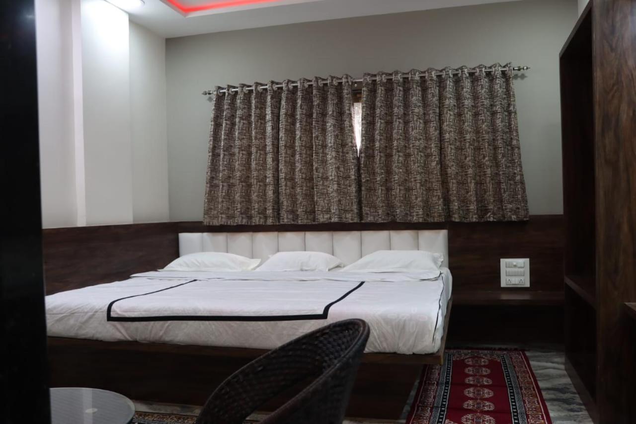 Pawan Executive Tuljapur Ngoại thất bức ảnh