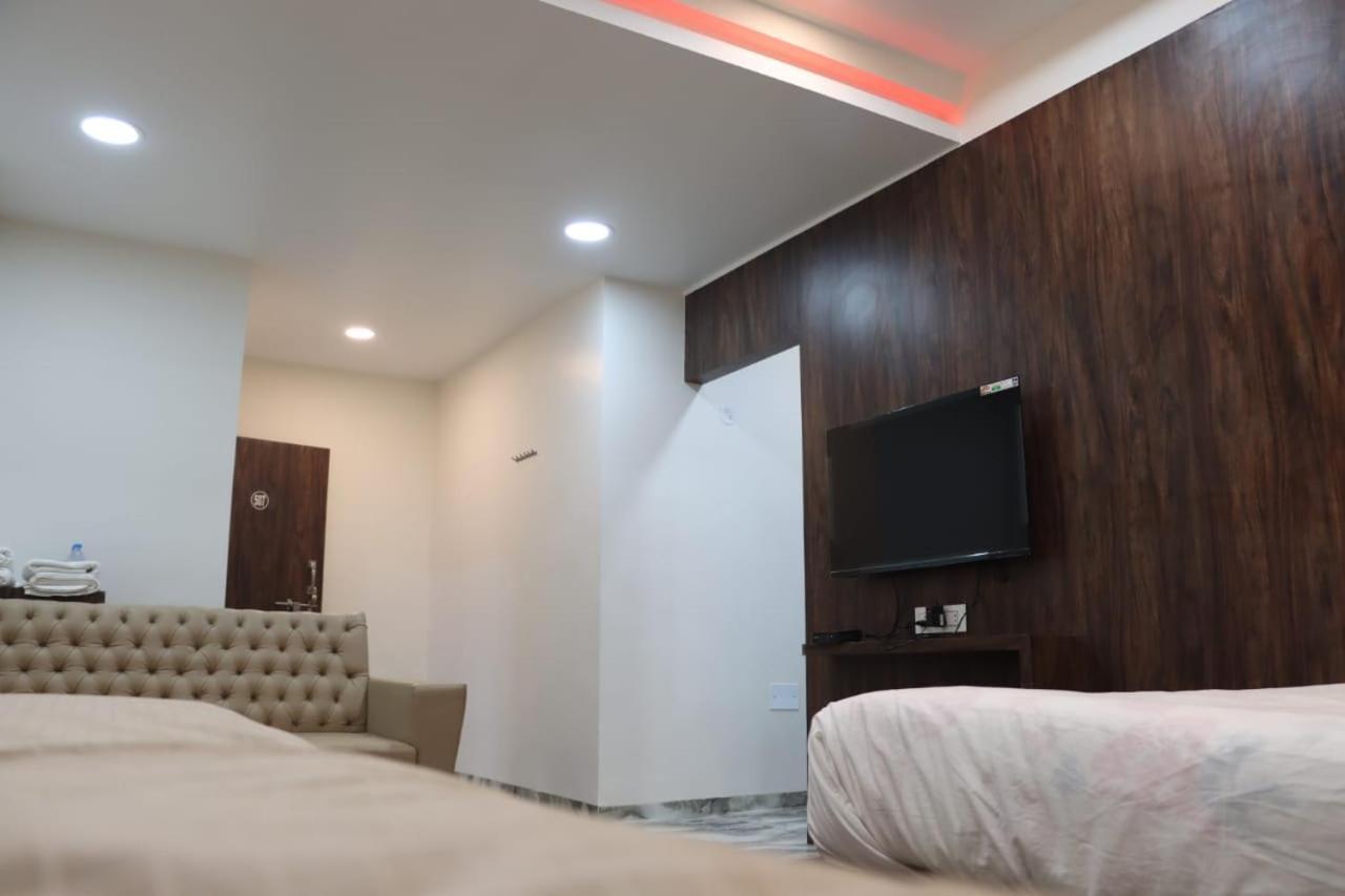 Pawan Executive Tuljapur Ngoại thất bức ảnh