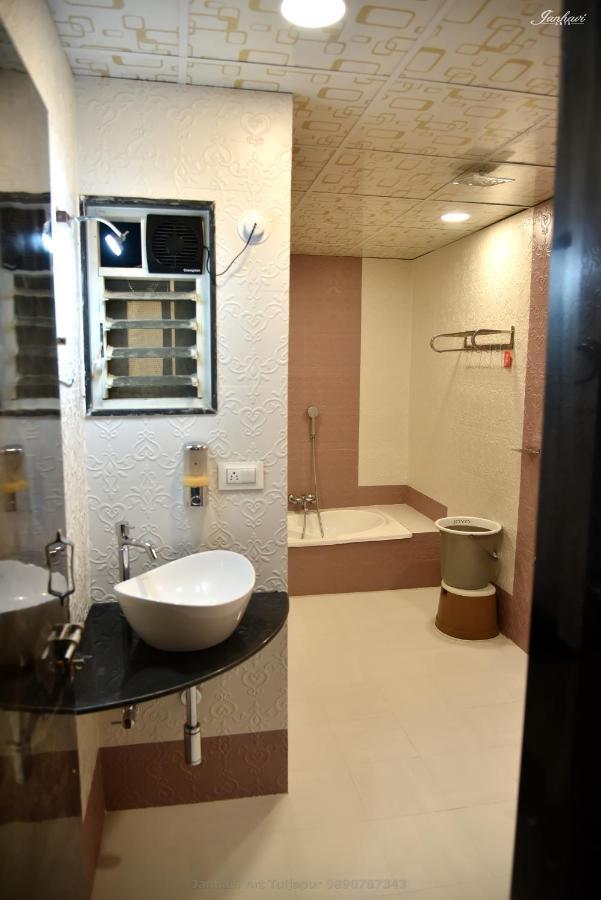 Pawan Executive Tuljapur Ngoại thất bức ảnh